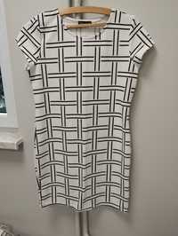 Dopasowana biała sukienka firmy Select rozmiar 16