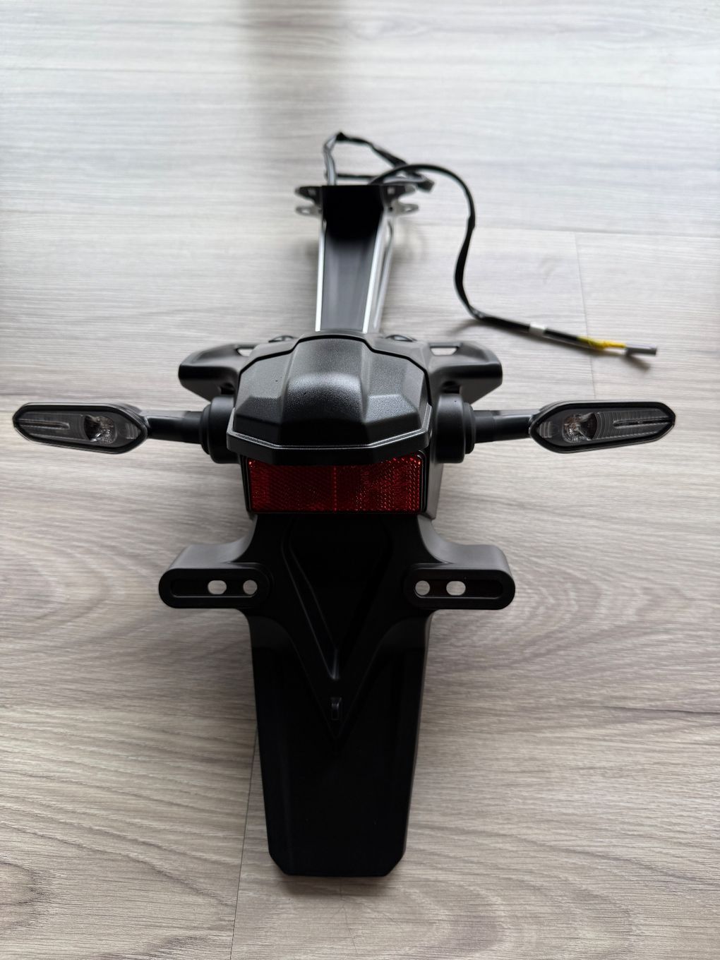 Mocowanie tablicy Yamaha MT07 2023 +kierunkowskazy Nowy ori Yamaha