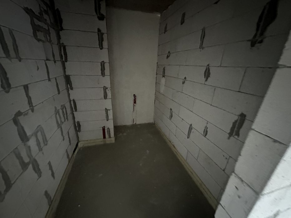 Продається трикімнатна квартира район Канада.