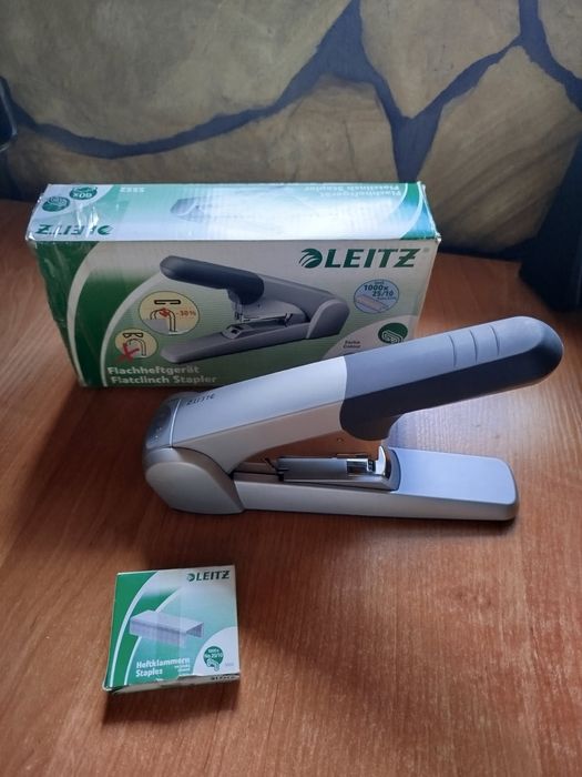 Profesjonalny zszywacz Leitz