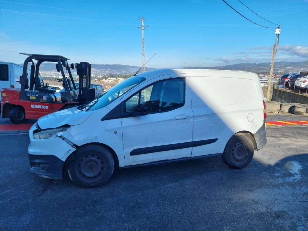 Ford Transit Courier 1.5 TDCi de 2016 para peças