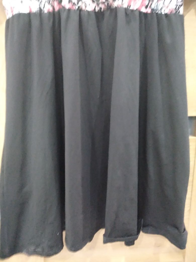 Fajna sukienka rozmiar XL/2XL biust od 110cm do 130cm