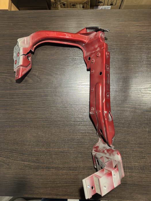 Окуляр фары Jaguar XE (крекление фары Jaguar XE), левый/правый