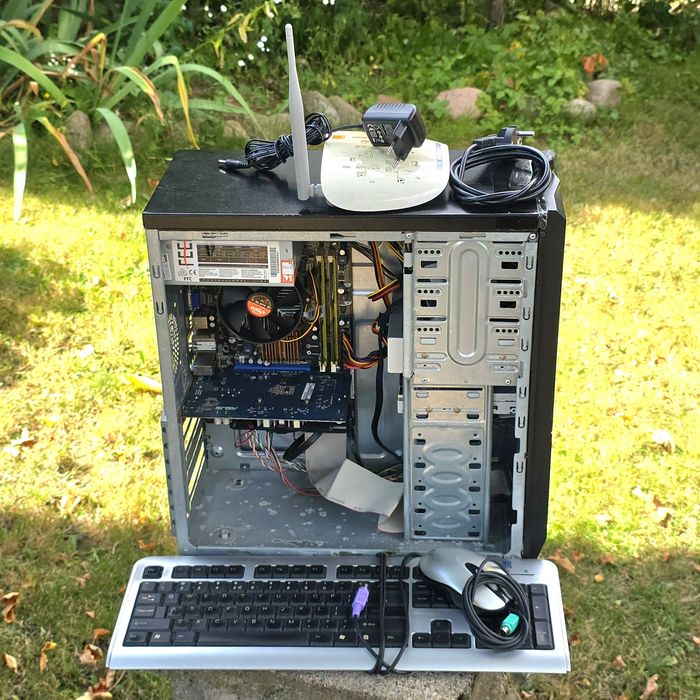Komputer PC SSD 128GB Intel Core 2 Duo E7600 3.06GHz 4GB Ram DDR2