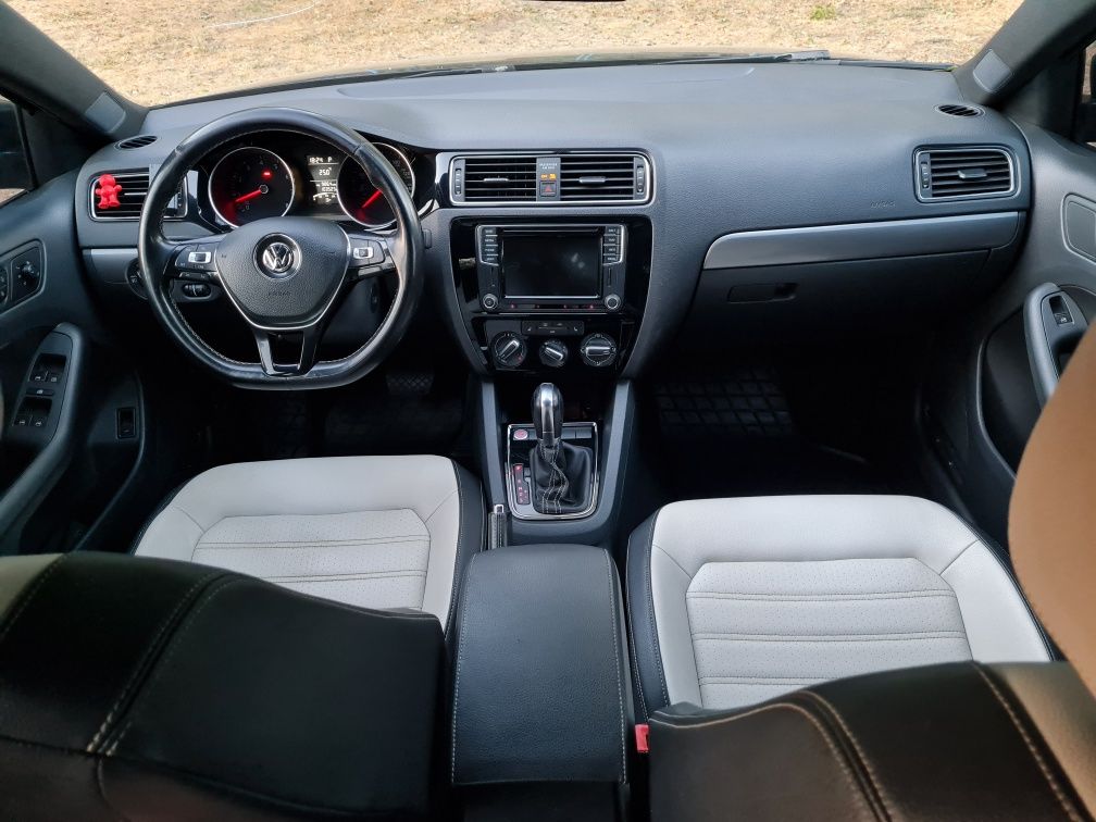 Авто Volkswagen Jetta sport 2016