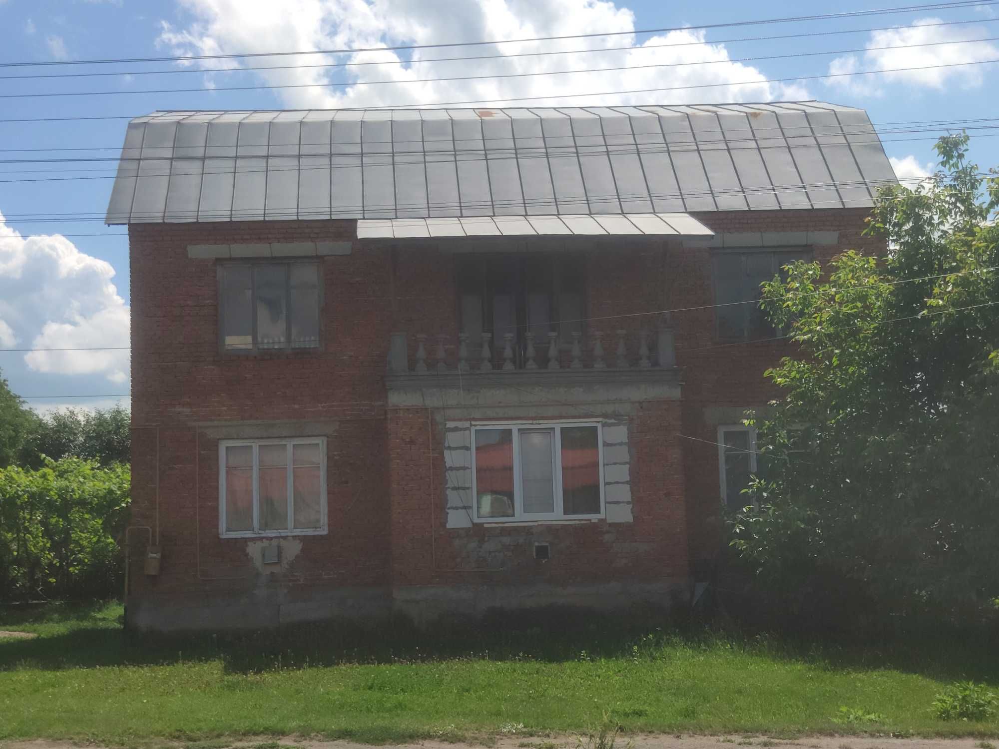 Продається 2х поверховий будинок