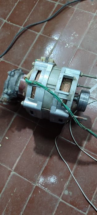 Електродвигун 100 вт 3000 обертів