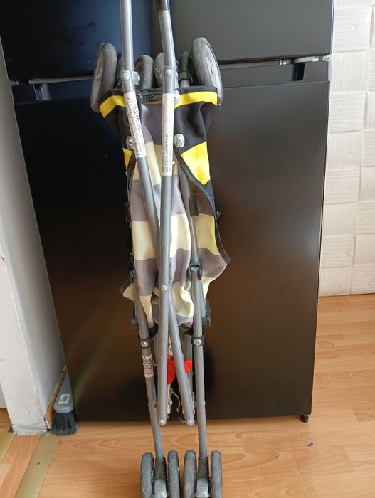 Dziecięcy wózek parasolka