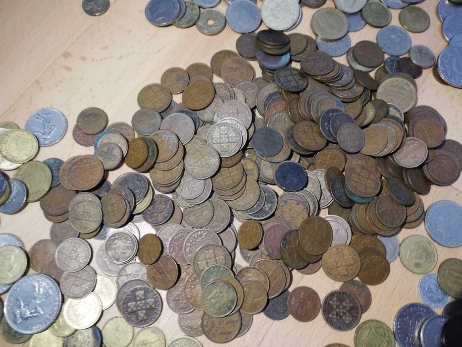 VENDA AO KILO - Mix moeda Portuguesa e estrangeira / 10€ cada Kilo