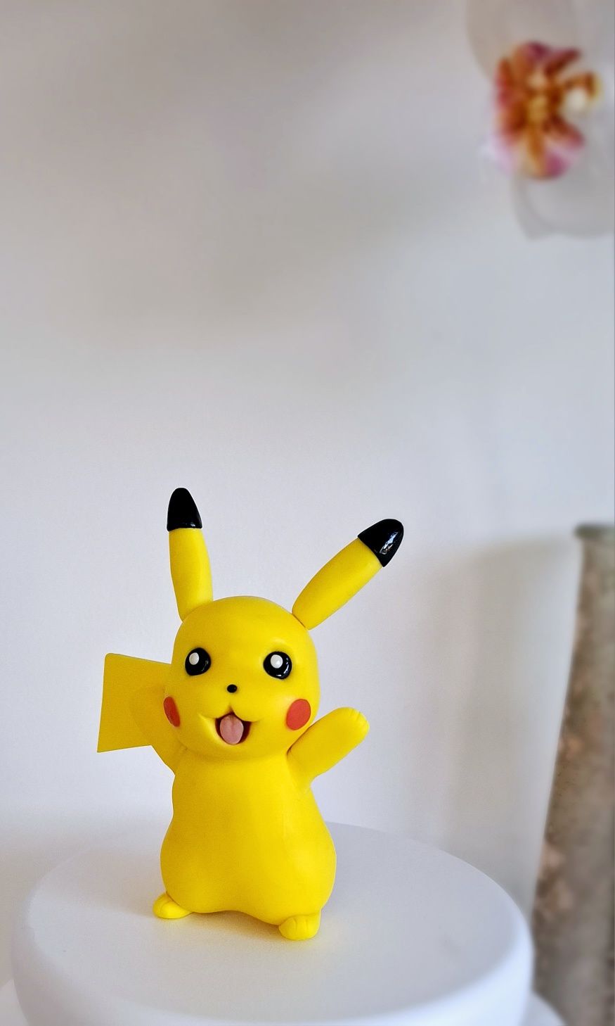 Pikachu figurka z masy cukrowej na tort
