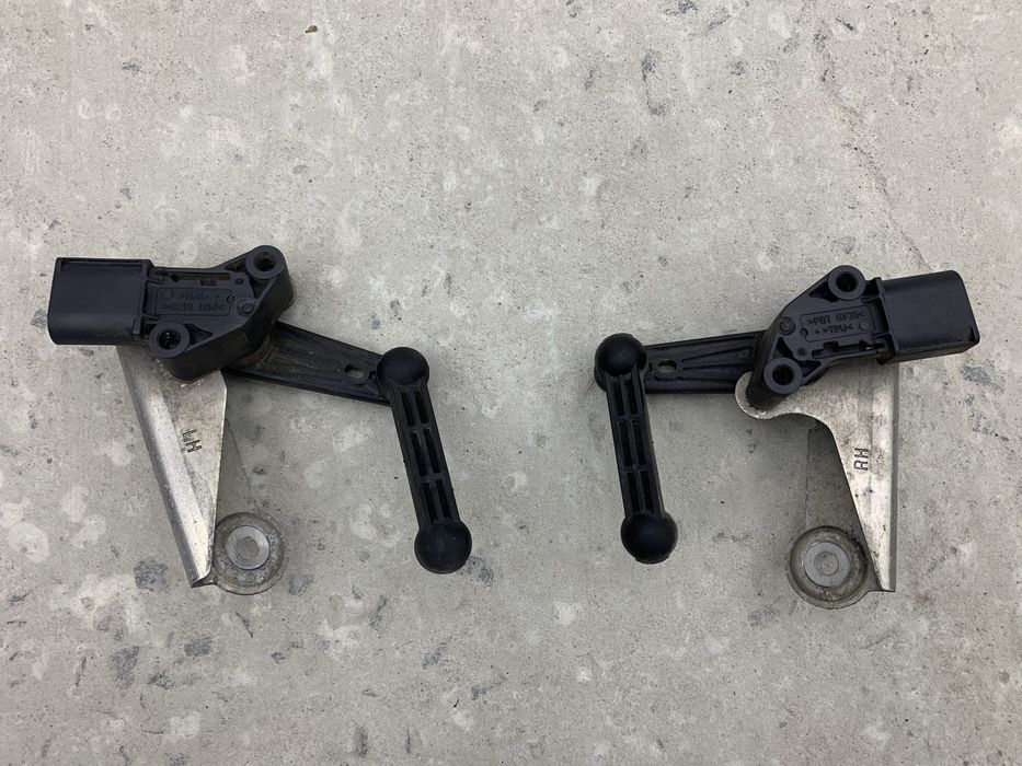 Датчик рівня пневмопідвіски тесла модел Х 1027941-00-A 1027946-00-A