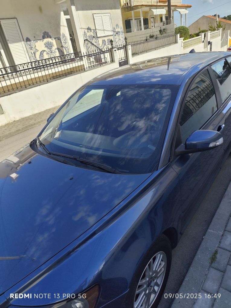 Vendo excelente V50 2006