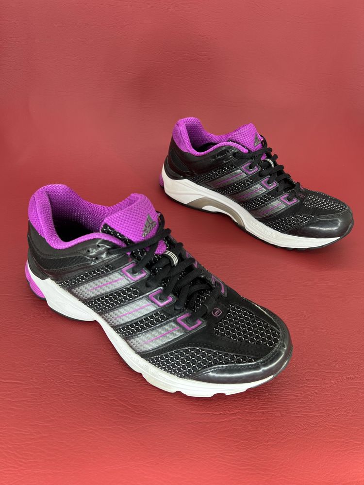 Кросівки 39,5р.25,3см. Adidas