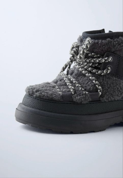 Зимові чоботи ZARA