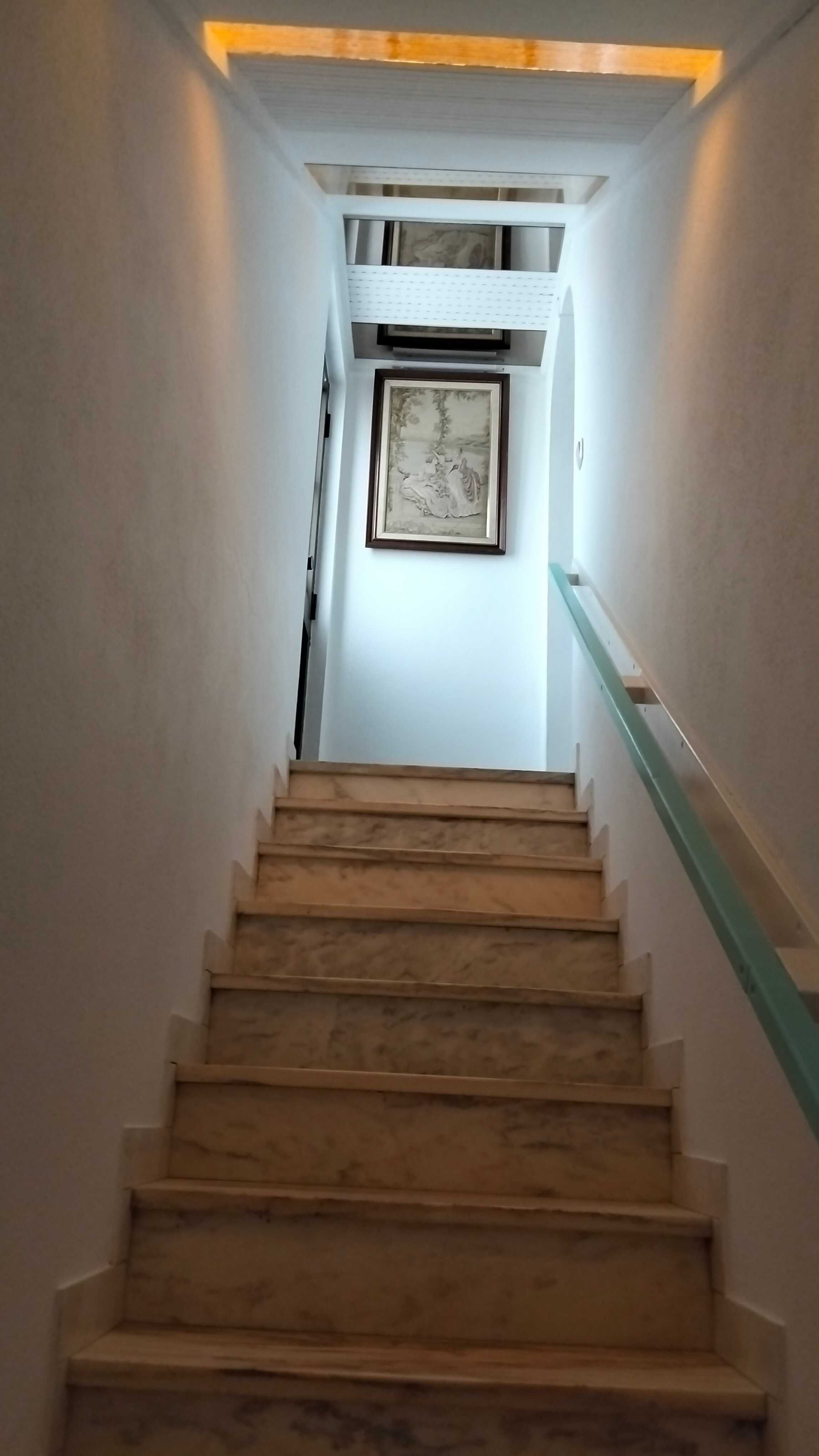 Aluga-se quarto em Charneca da Caparica