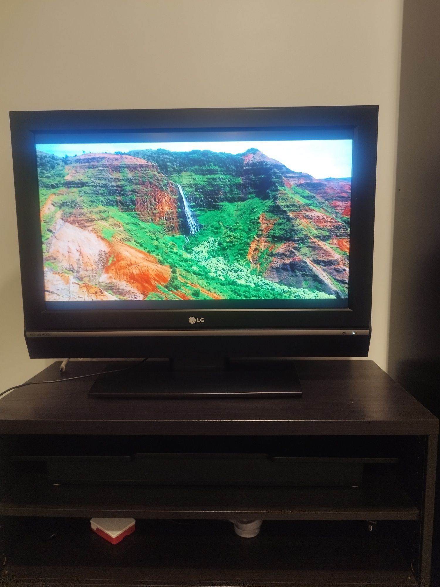 TV 32 polegadas com móvel