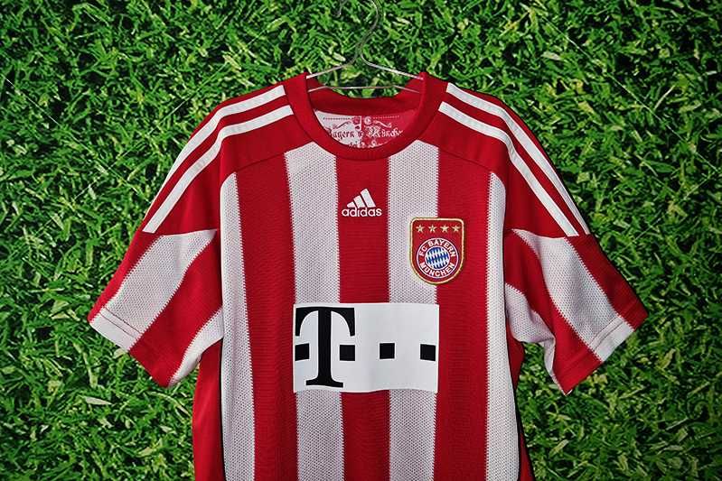 Bayern Monachium Adidas Climacool 2010-11 home rozmiar: M-152