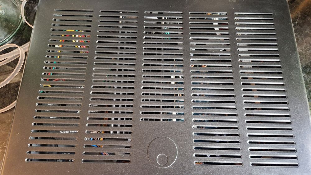 Amplificador Cambridge Audio Topaz SR10 – Som Puro, Potência e Clareza