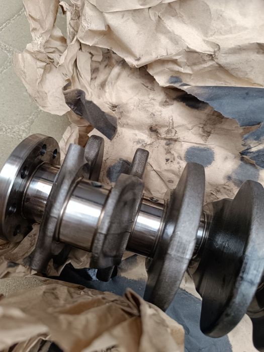 Блока нету ..Запчасти от мотора р9м 1.6л Рено трафік