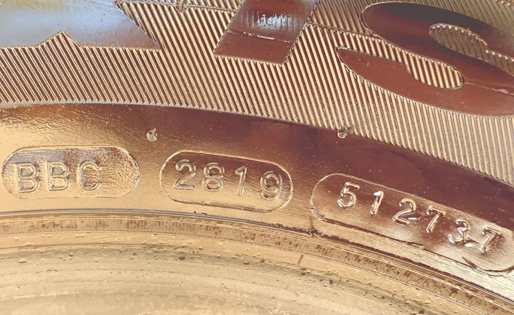 Шины б у 215/65R16c MAXXIS VANSMART SNOW WL2 зима