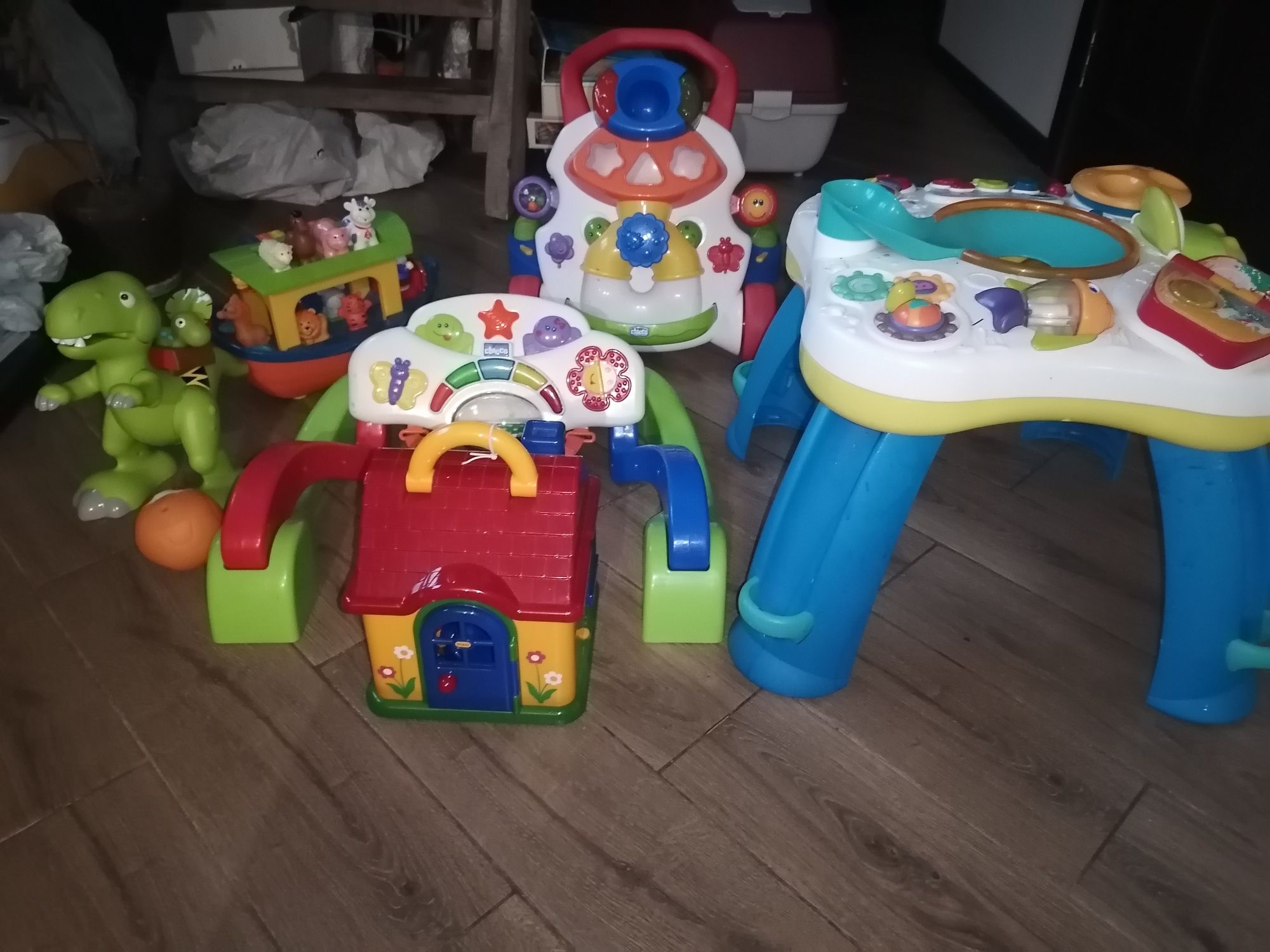 Играшки Chicco, дуже богато