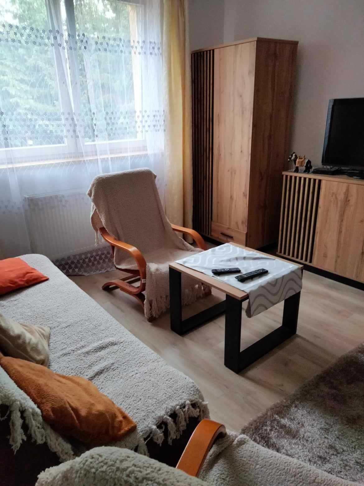 Tanie noclegi pokoje wynajem w górach w Beskidach