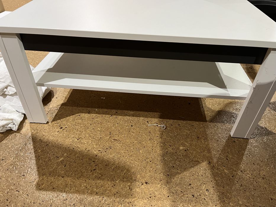 Stolik kawowy biały