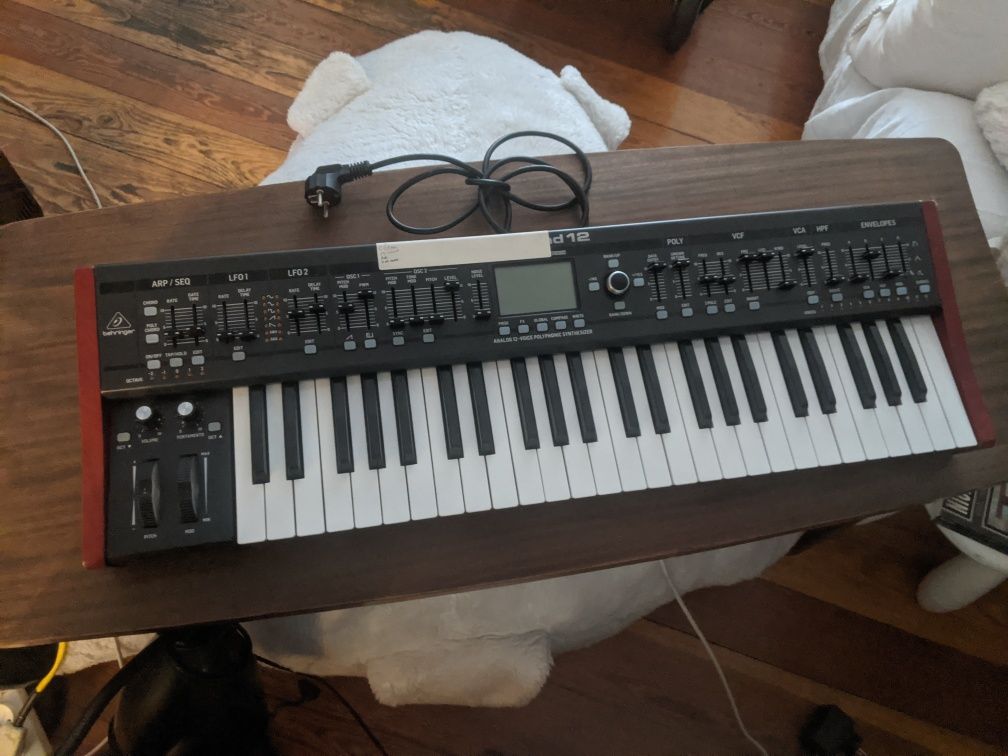 Syntezator Behringer Deepmind 12