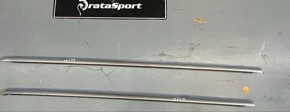 Frisos portas frente e tras esquerdas Mercedes W177