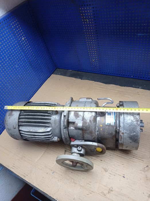 Przekładnia 100/min silnik 0,37kw wariator  motoreduktor