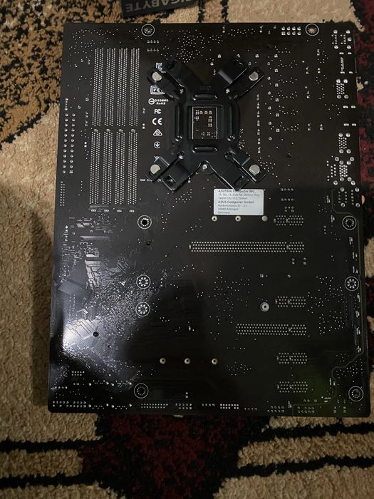 Продається комплект материнської плати, процесора, башні, озу