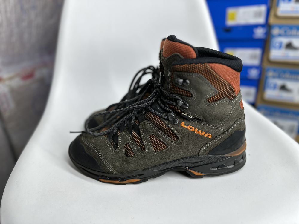 Оригінал! Ботінки LOWA GORE-TEX VIBRAM 41 розмір