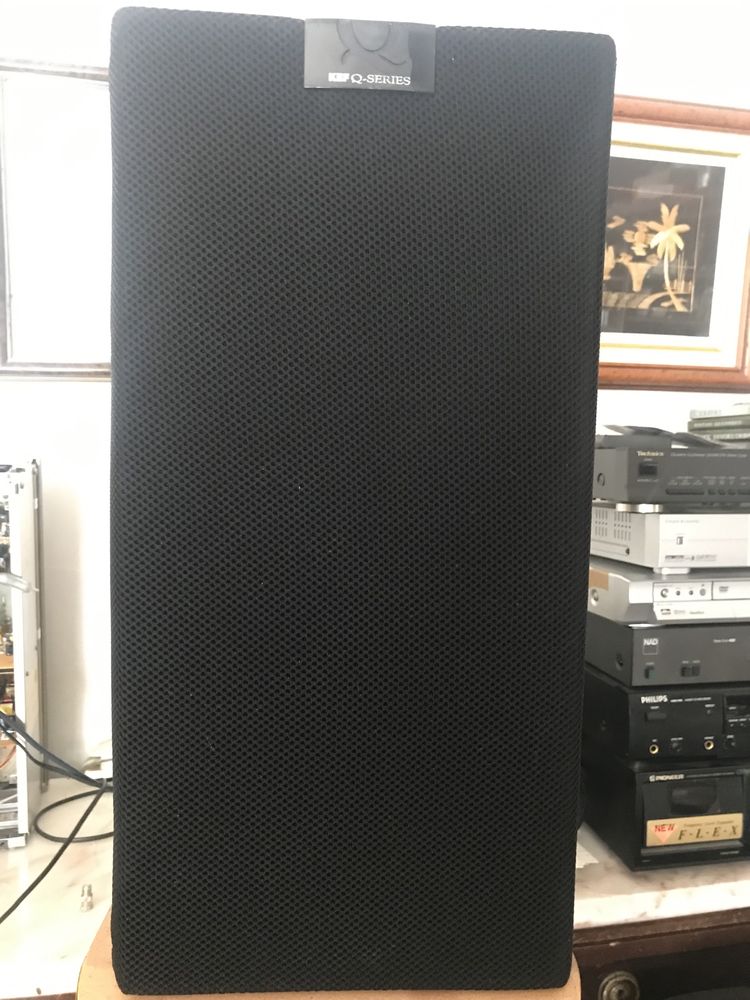 Colunas som KEF Q60