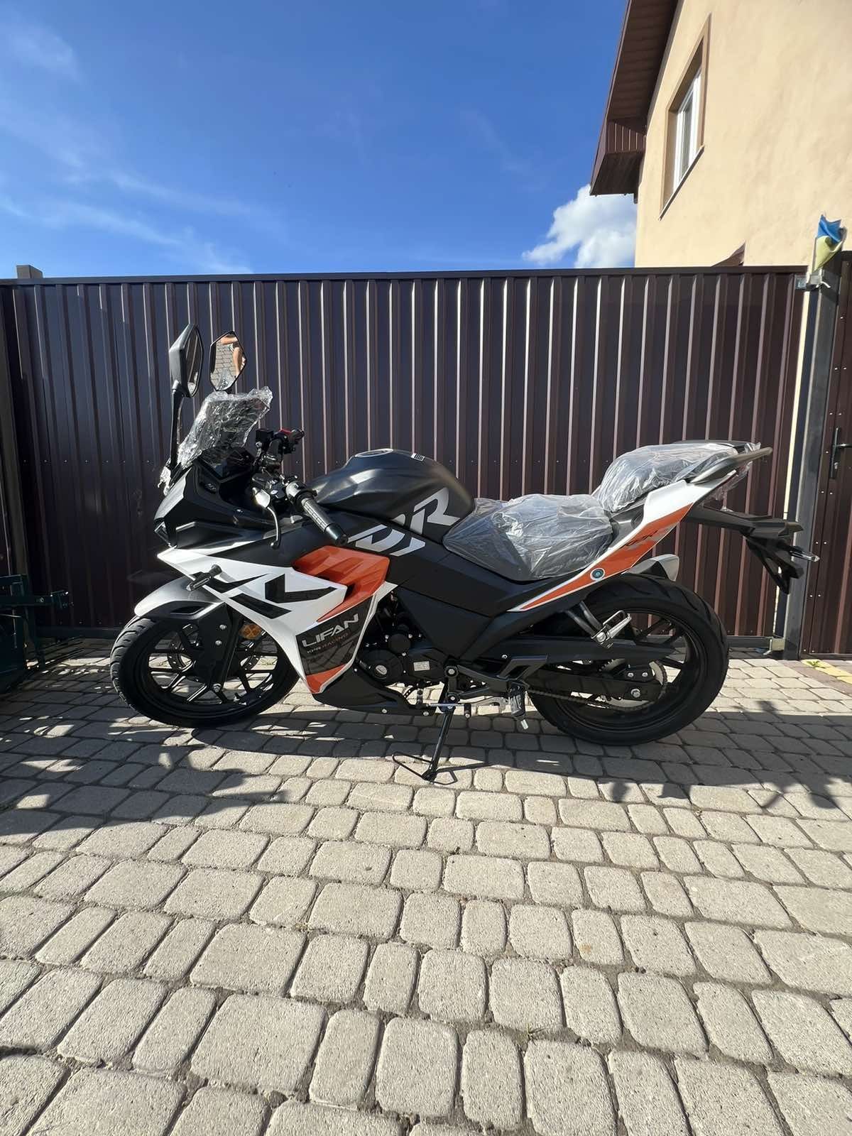 Мотоцикл LIFAN KPR 200-4V