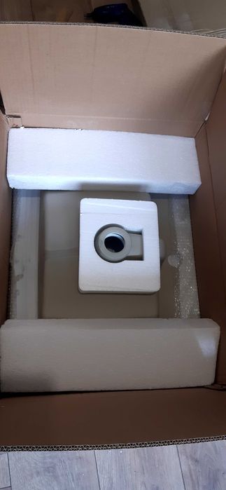 Szafka z umywalką szer.60 cm  gotowa juz złożona.
