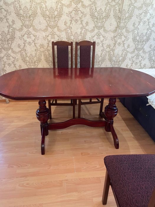 Продам стол и 6 стульев