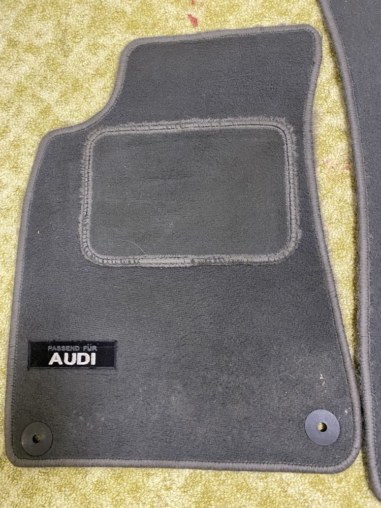 Продам оригинальные коврики Audi A6 C6