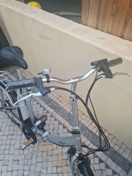 Bicicleta eléctrica dobrável