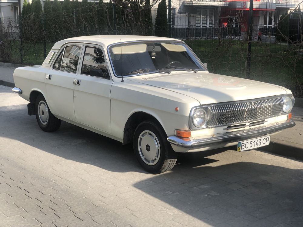 Автомобіль Волга 2410