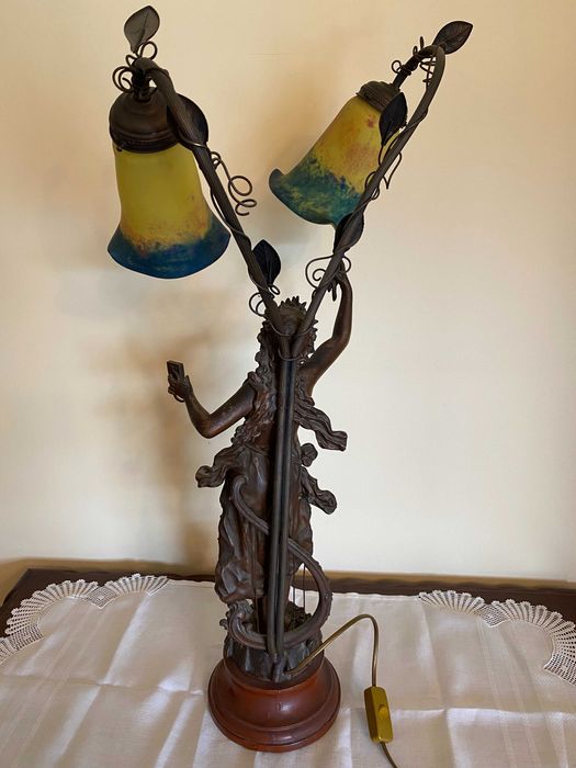 Candeeiro Arte Nova com 2 tulipas de Rancoulet