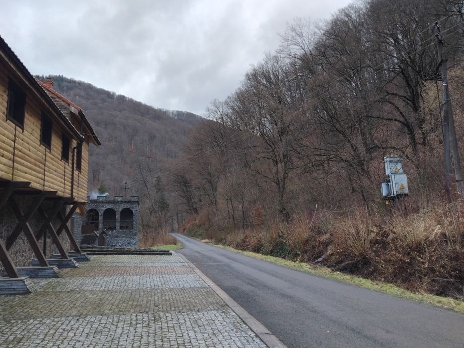 Маєток у горах Карпат с Вовчий Закарпатської області