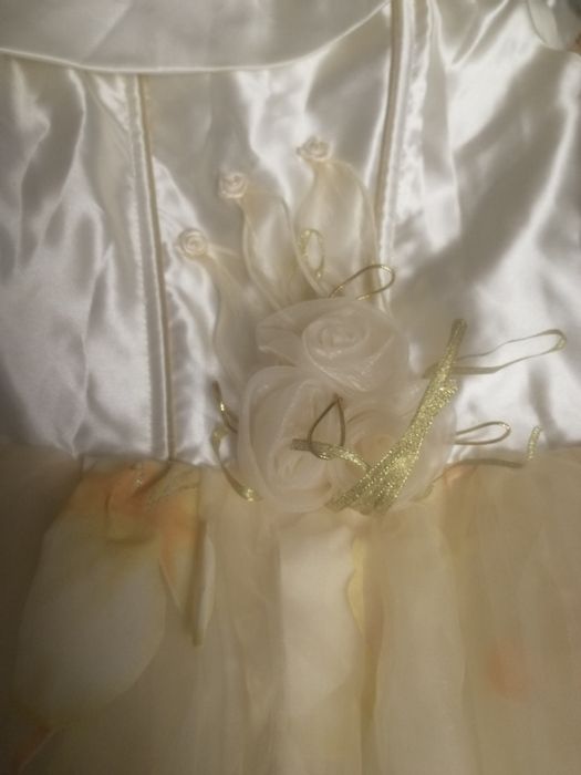 Продам дитячу нарядну сукню