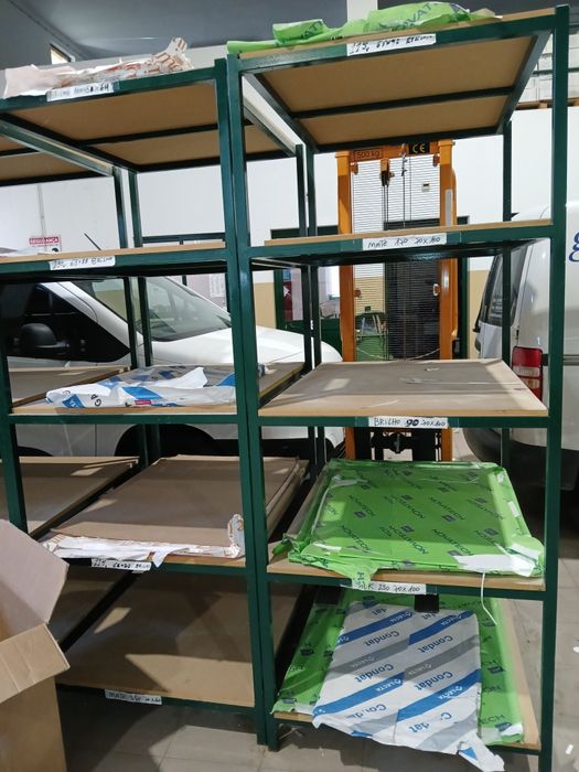 Estantes armazém em tubo fixo