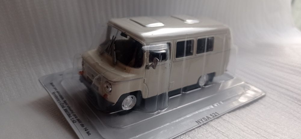 Deagostini: Fiat 125p Milicja i inne kultowe PRL