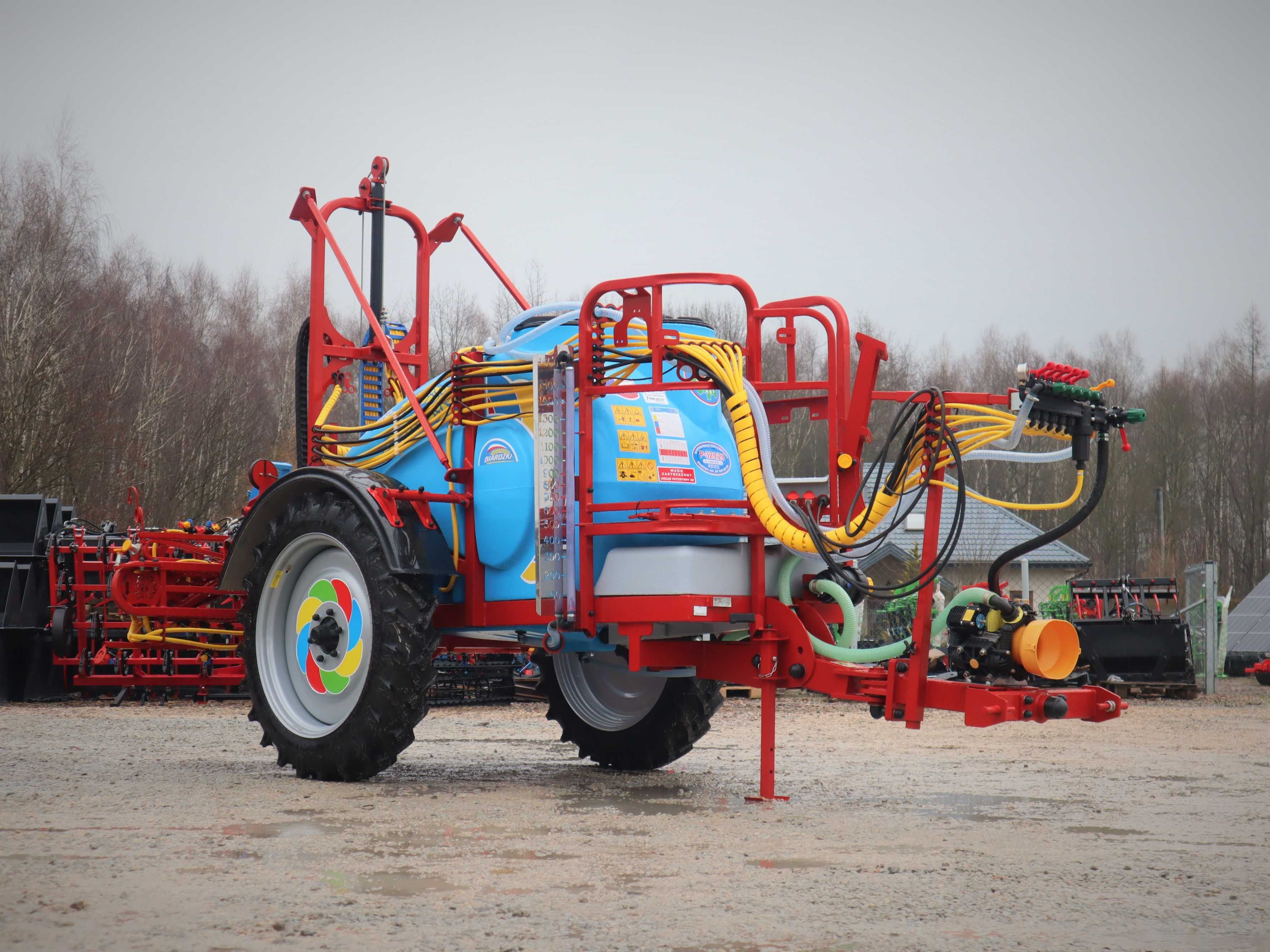 Opryskiwacz polowy BIARDZKI 600l 12M do 3000 litrów belka 24m; TOLMET