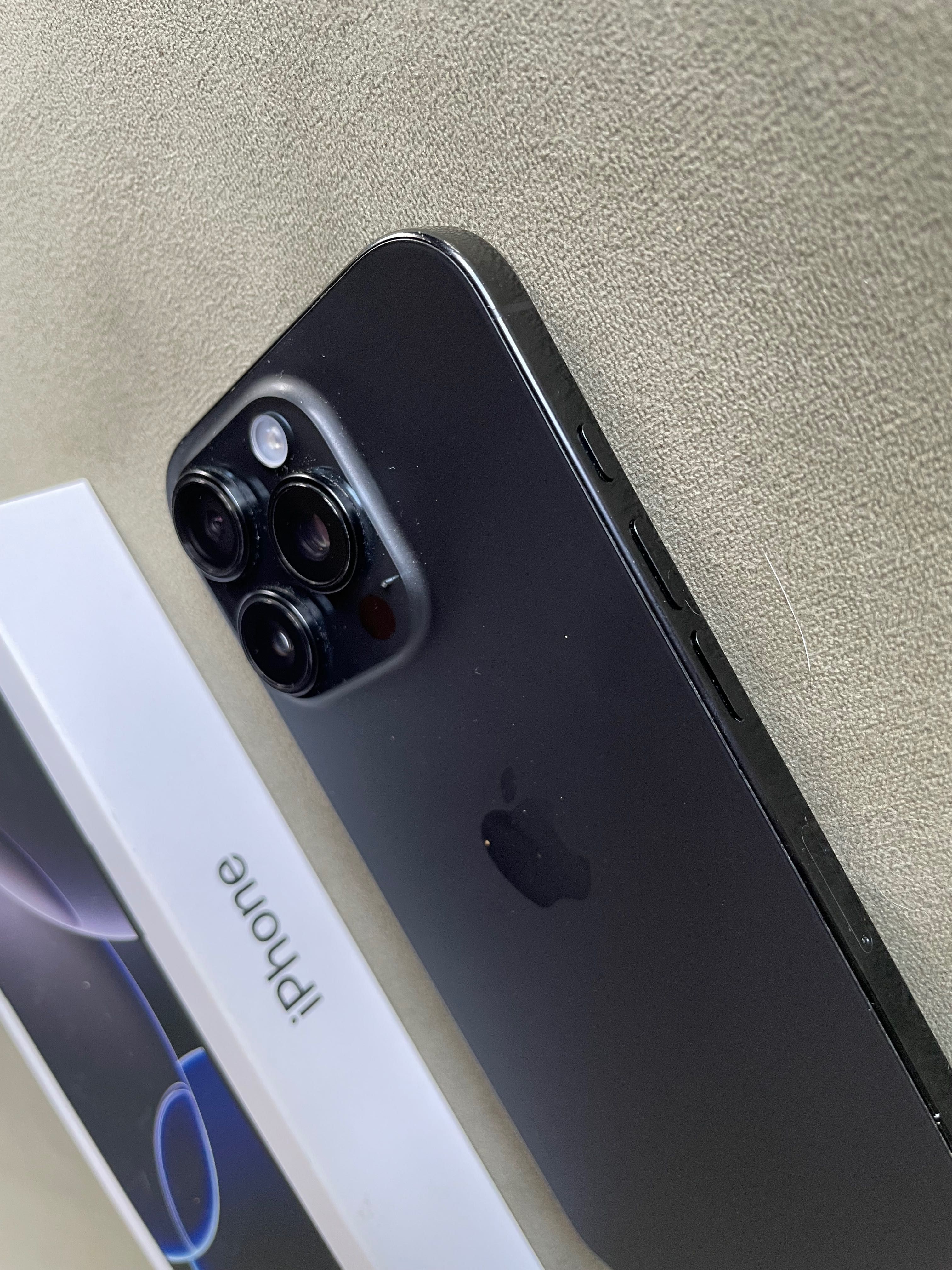 iPhone 16PRO Stłuczony Ekran