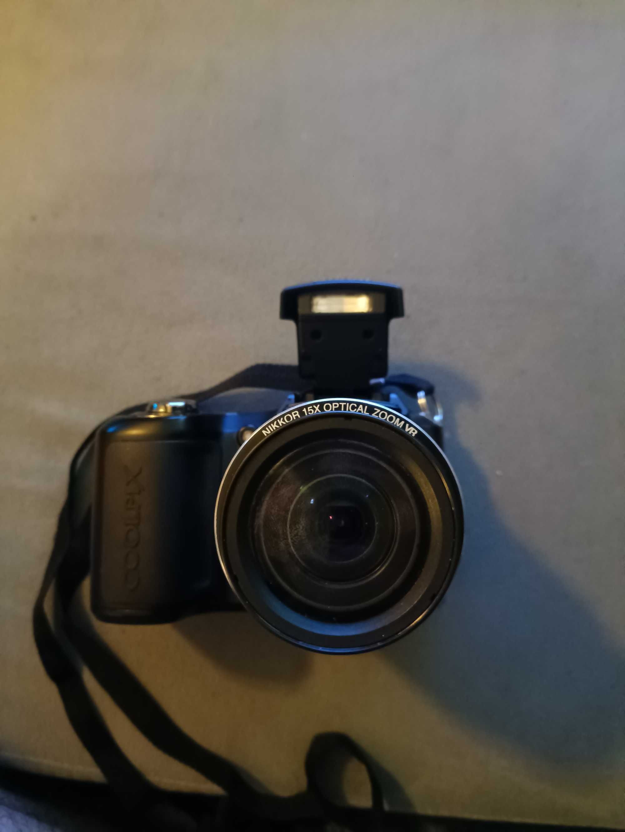 Aparat fotograficzny NIKON COOLPIX L100 cyfrowy analogowy wyświetlacz