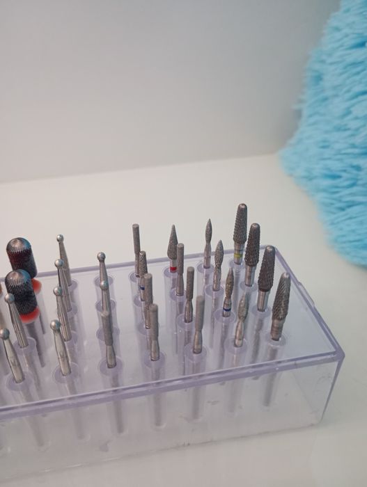 Komplet frezów do paznokci