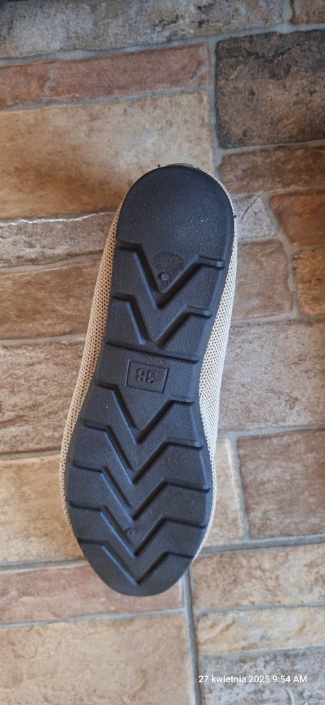 Buty wiosenne 37