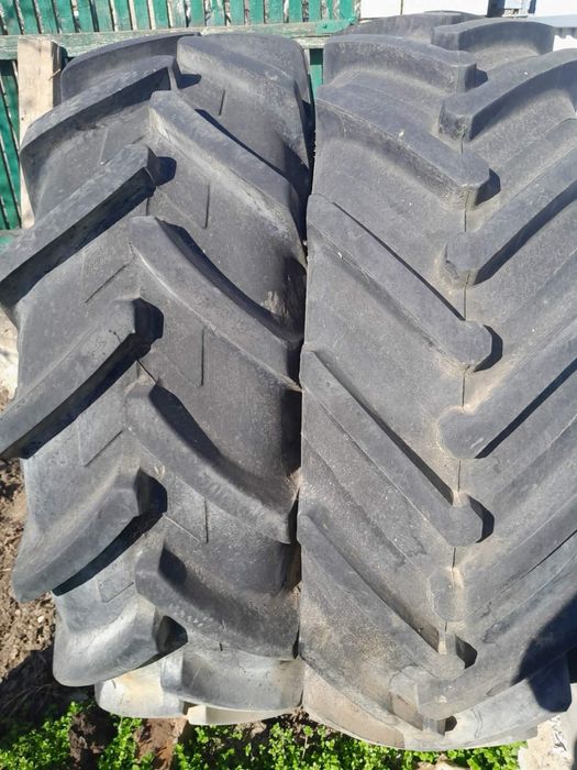 Продам шини на комбайн